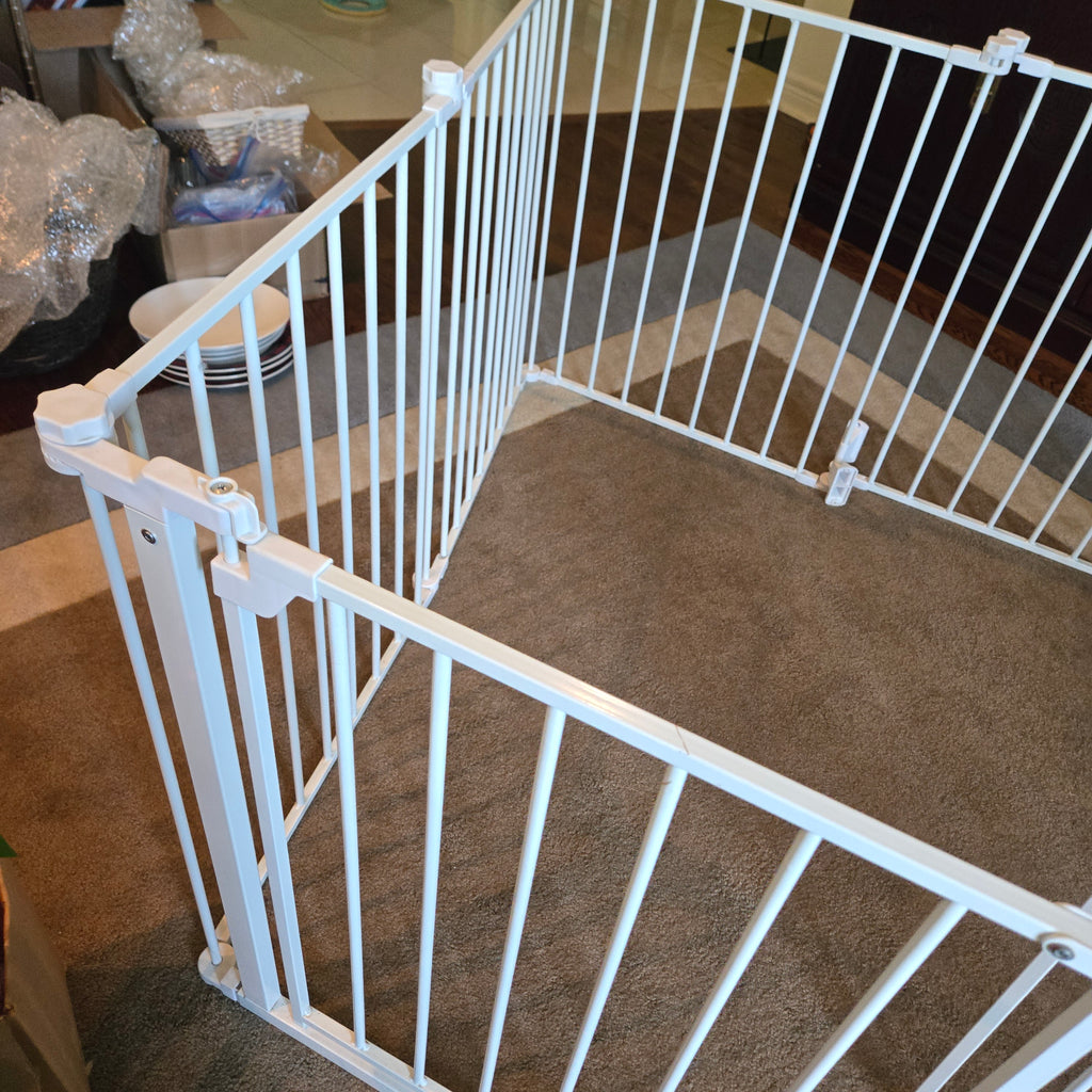 White Metal Adjustable Safety Gate / Pet Playpen Set