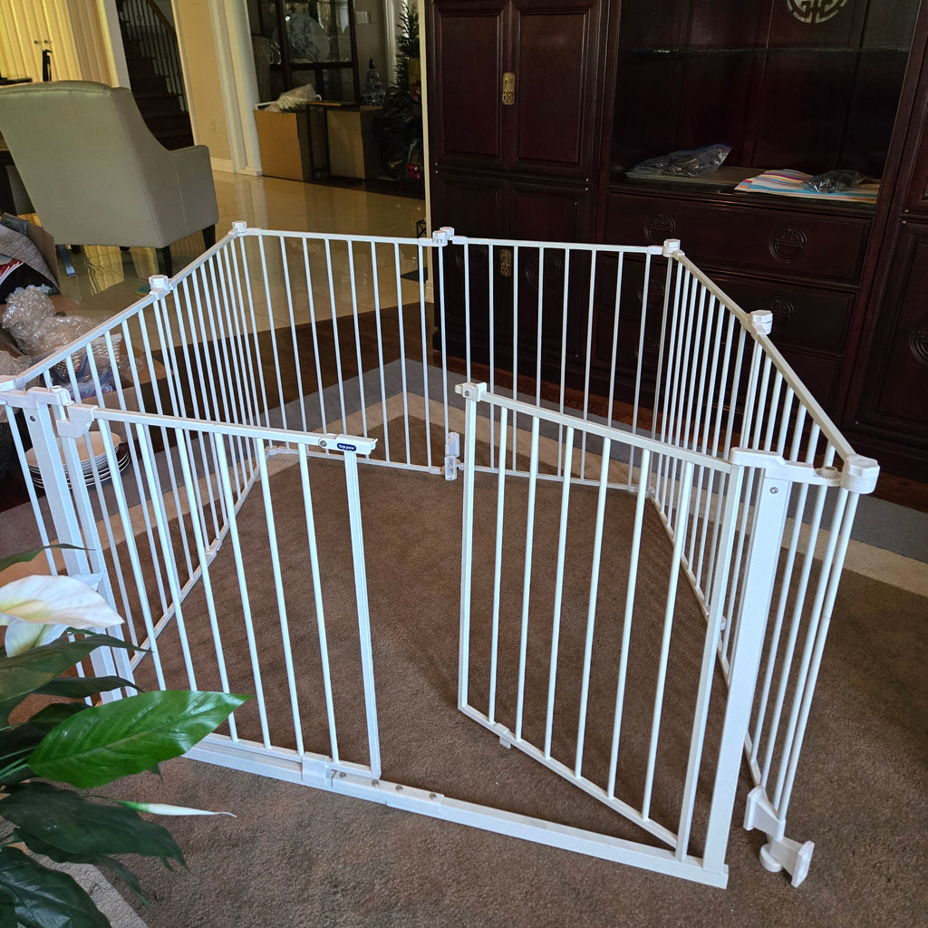White Metal Adjustable Safety Gate / Pet Playpen Set