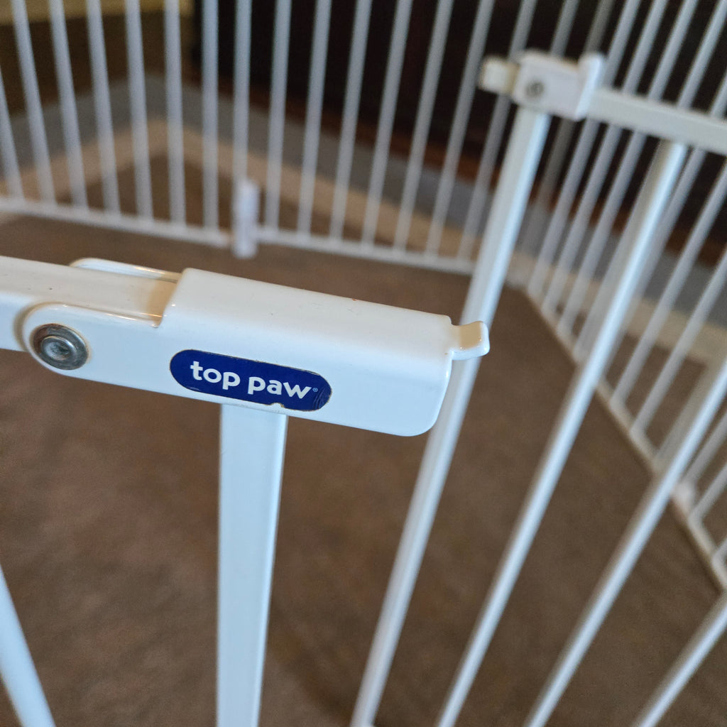 White Metal Adjustable Safety Gate / Pet Playpen Set