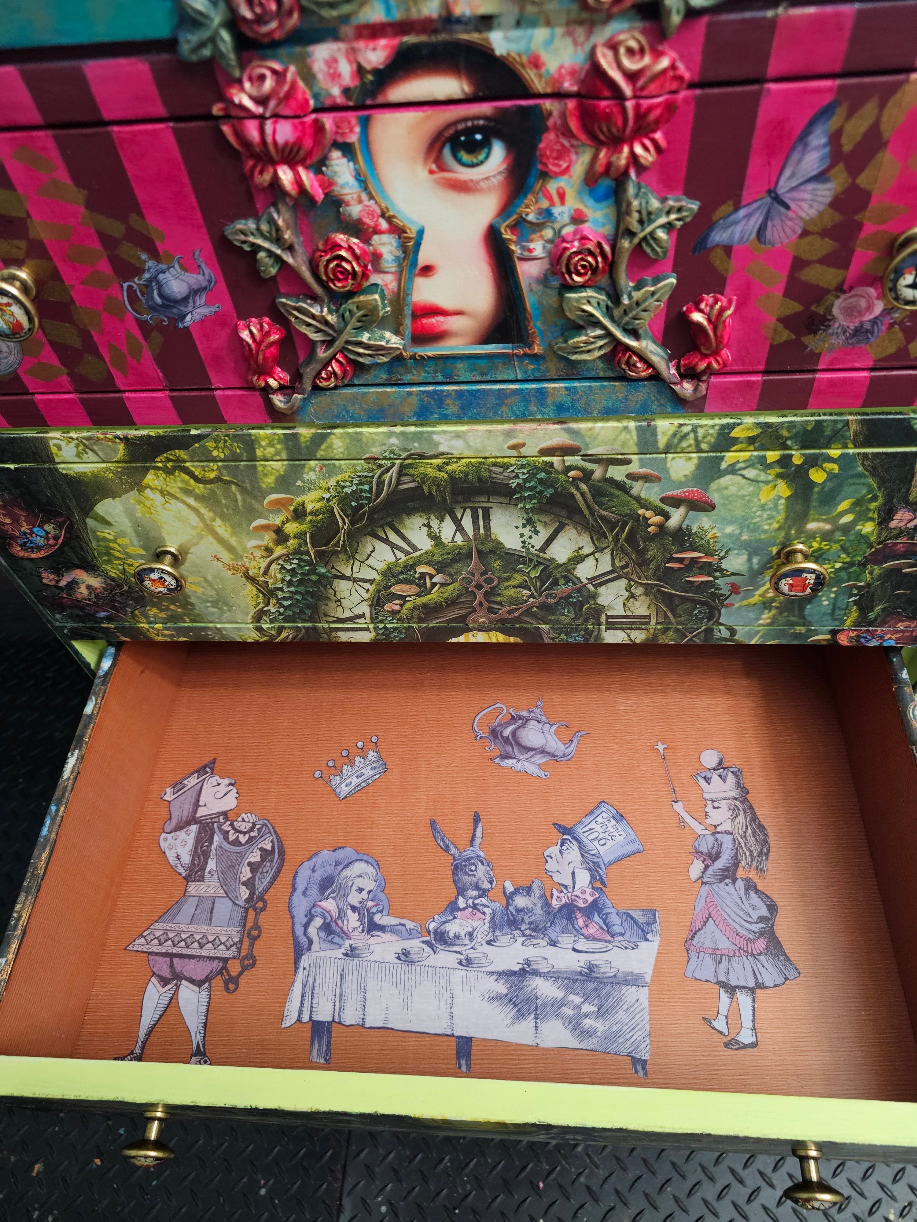 Alice In Wonderland - Small Dresser
