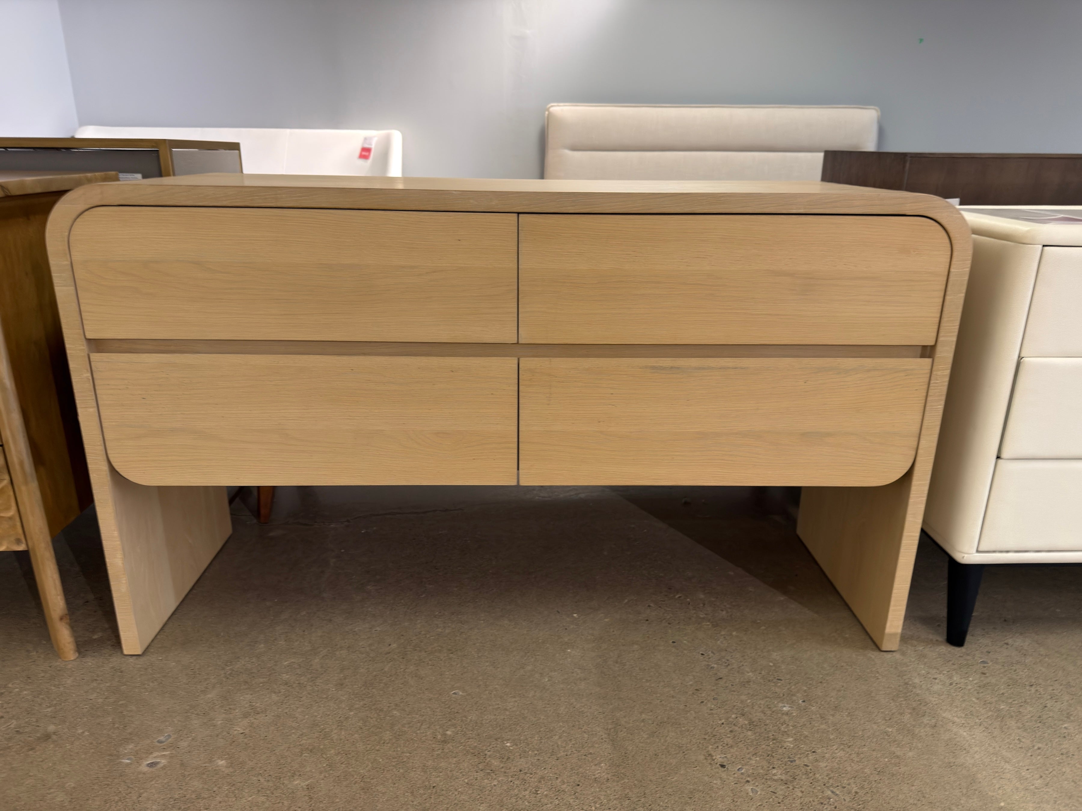 Smilla light brown wood 4-drawer dresser (open box)