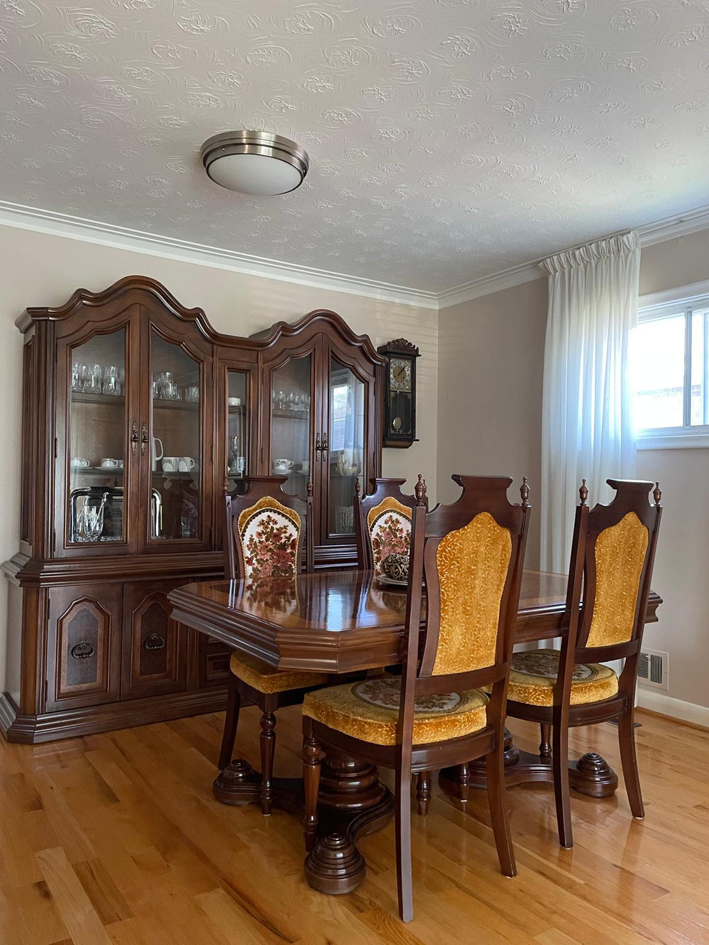 Entire Dining Room Furniture Solid Wood