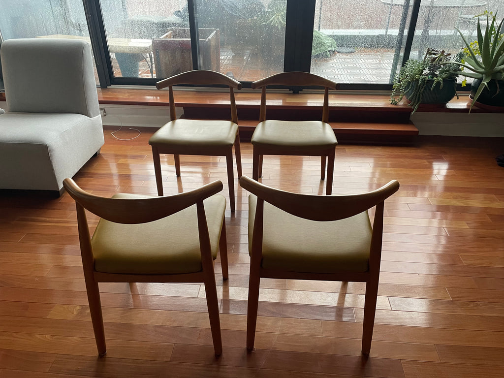 Set of 4 mid century modern chairs