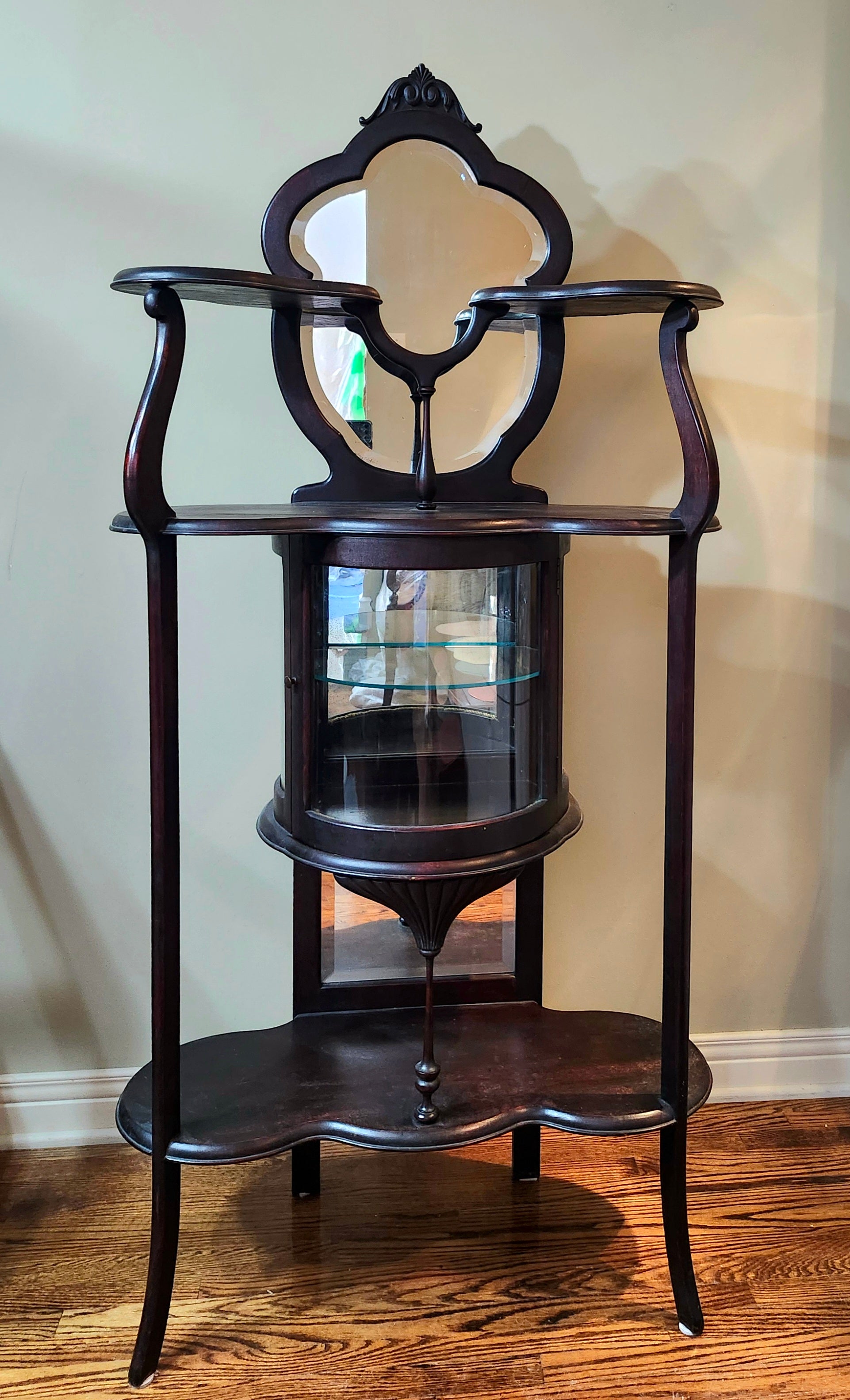 Mahogany Victorian curio étagère
