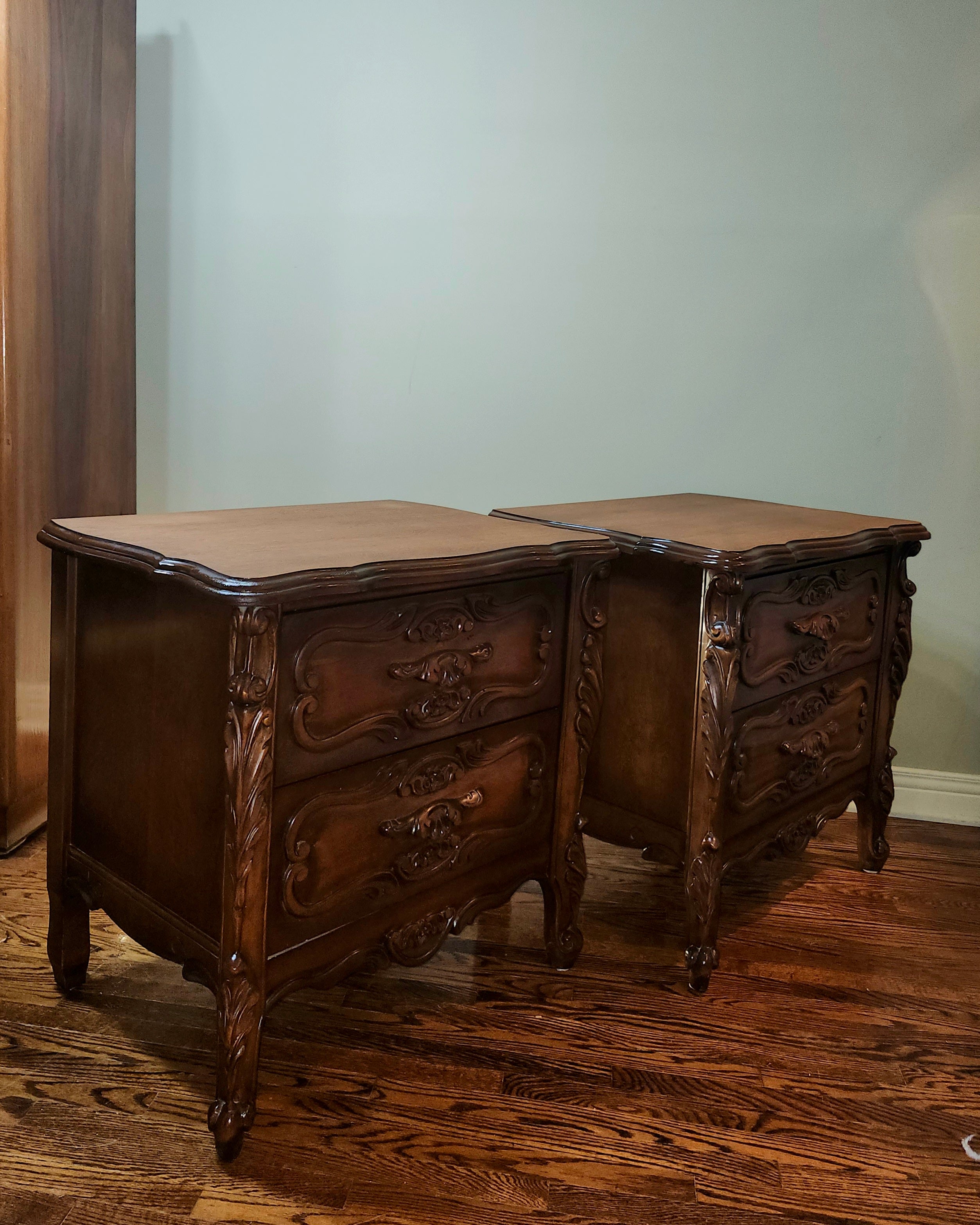 Ornate carved mahogany French Provincial nightstands (X2)