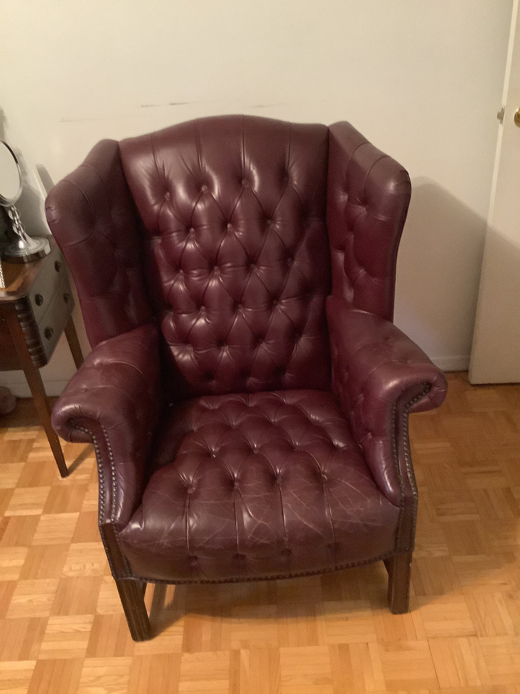 Vintage-classic wing back leather button tuft arm chair