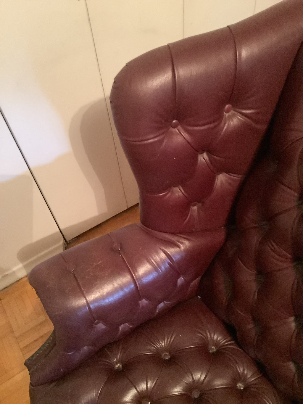 Vintage-classic wing back leather button tuft arm chair