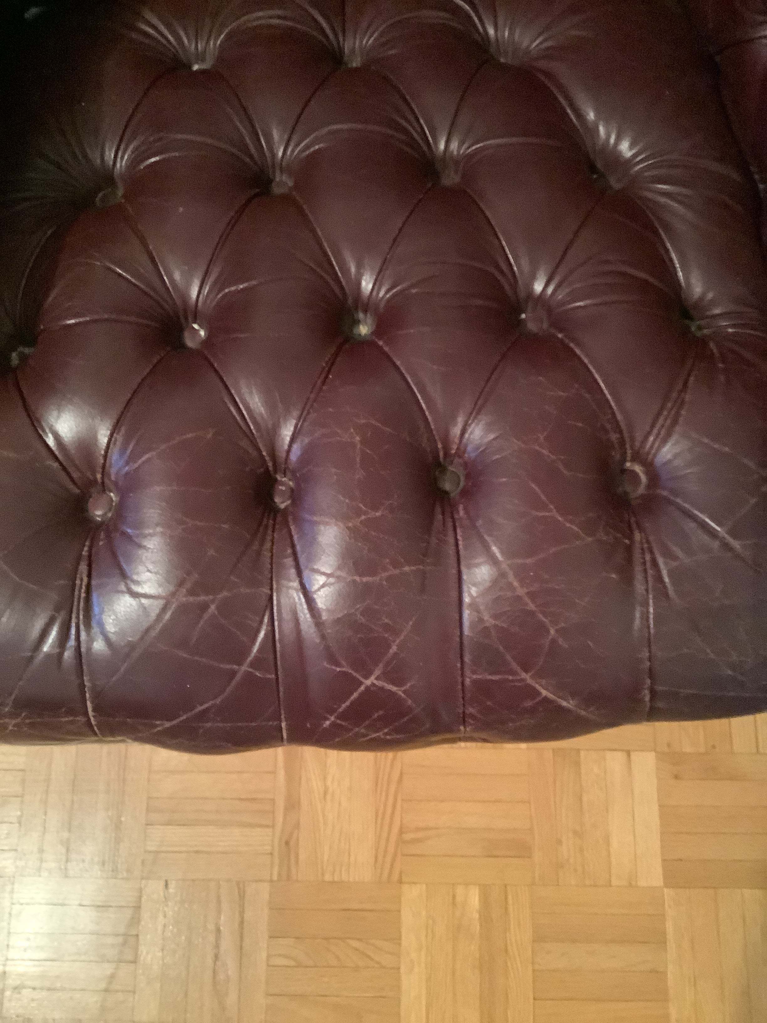 Vintage-classic wing back leather button tuft arm chair