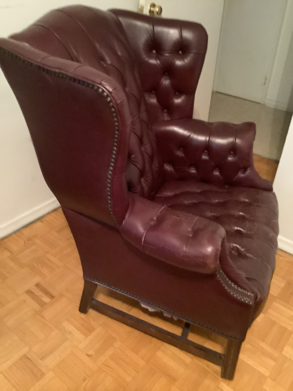 Vintage-classic wing back leather button tuft arm chair