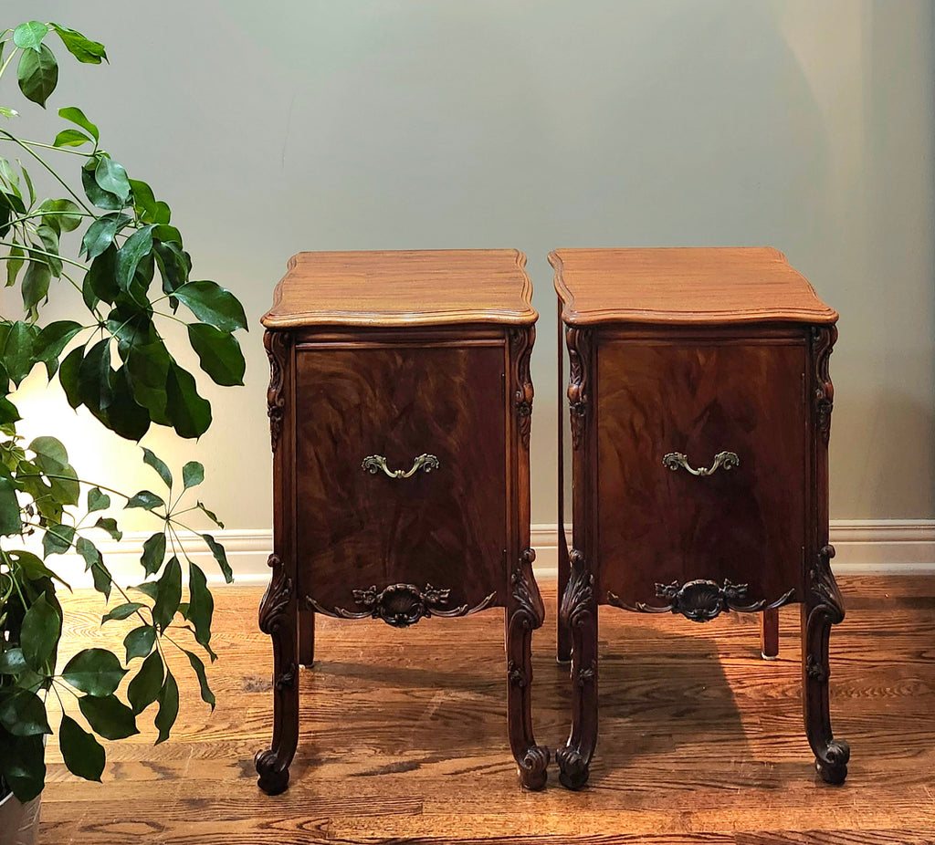 Romweber flame mahogany nightstands