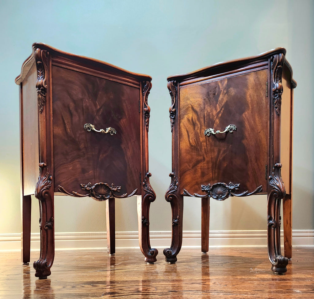 Romweber flame mahogany nightstands