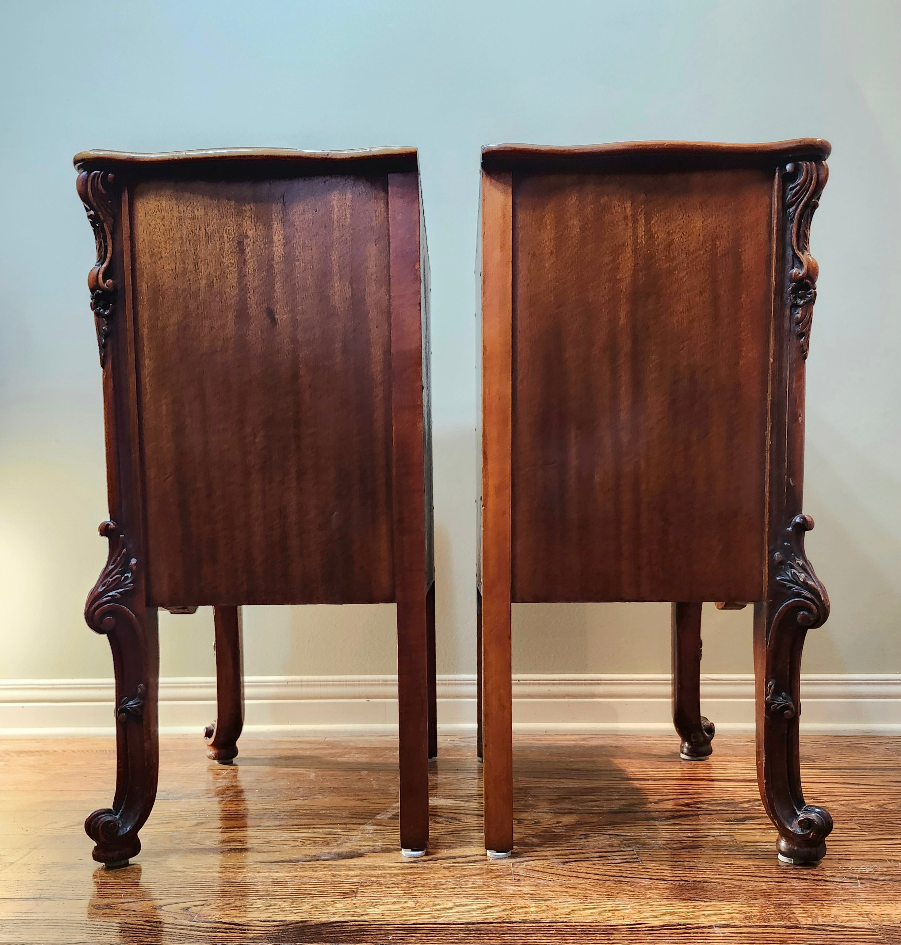 Romweber flame mahogany nightstands