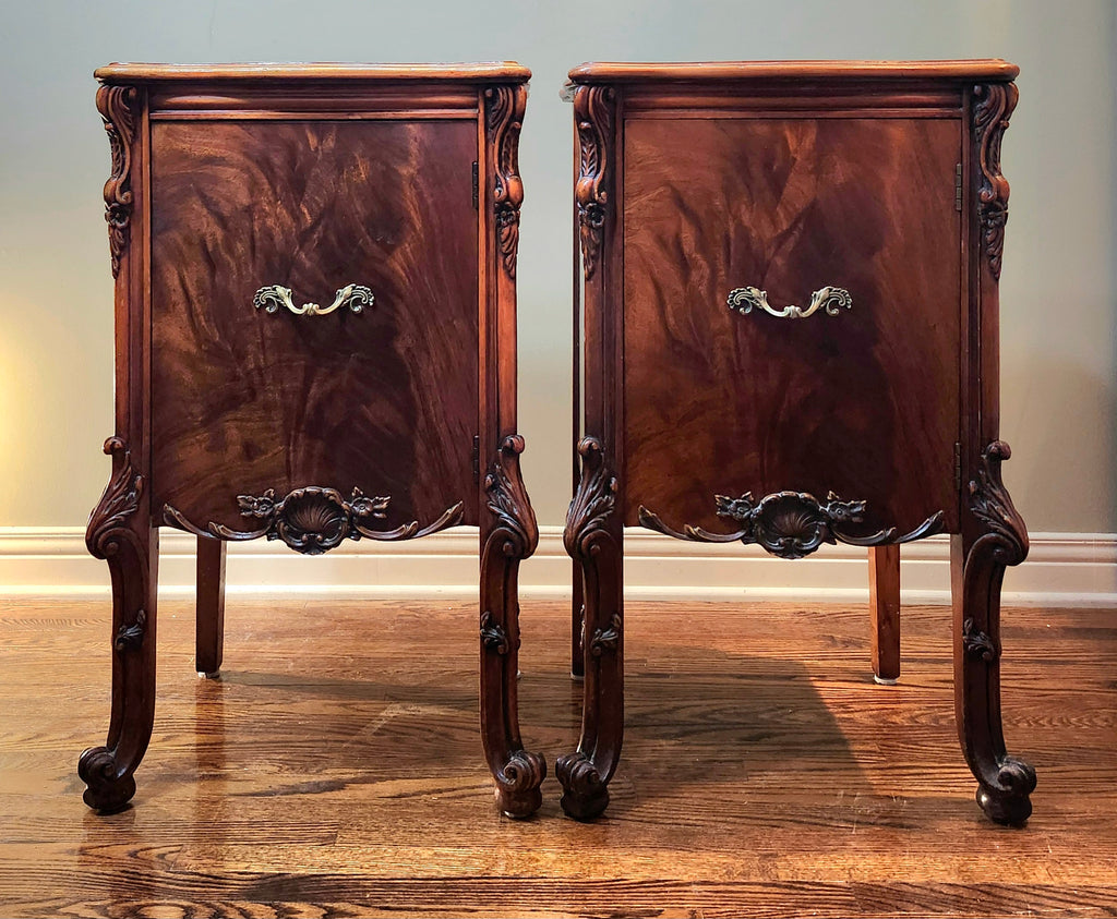 Romweber flame mahogany nightstands