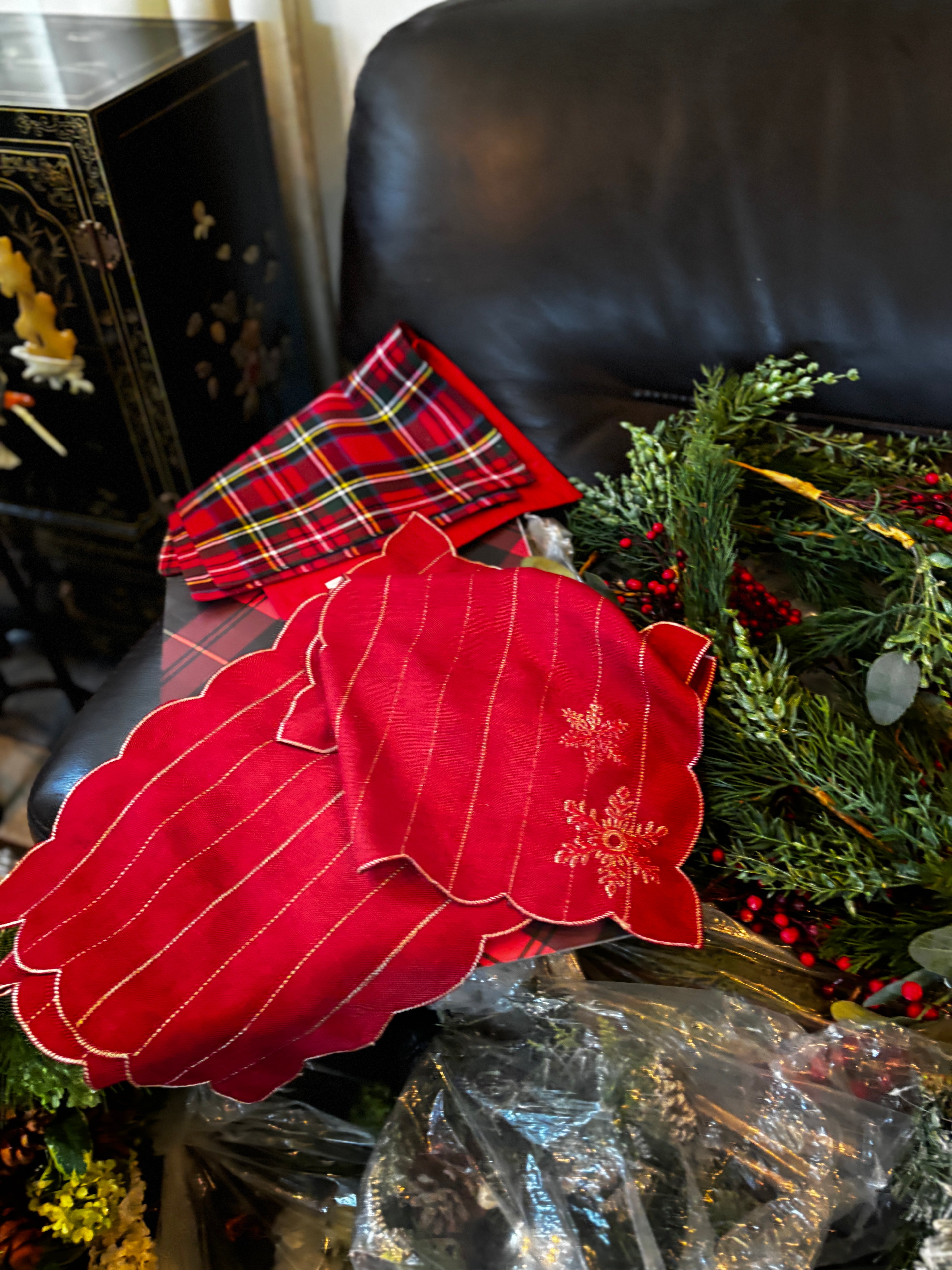 Ultimate Festive Holiday Décor Lot – Luxury Christmas Wreaths, Garland & Floral Arrangements