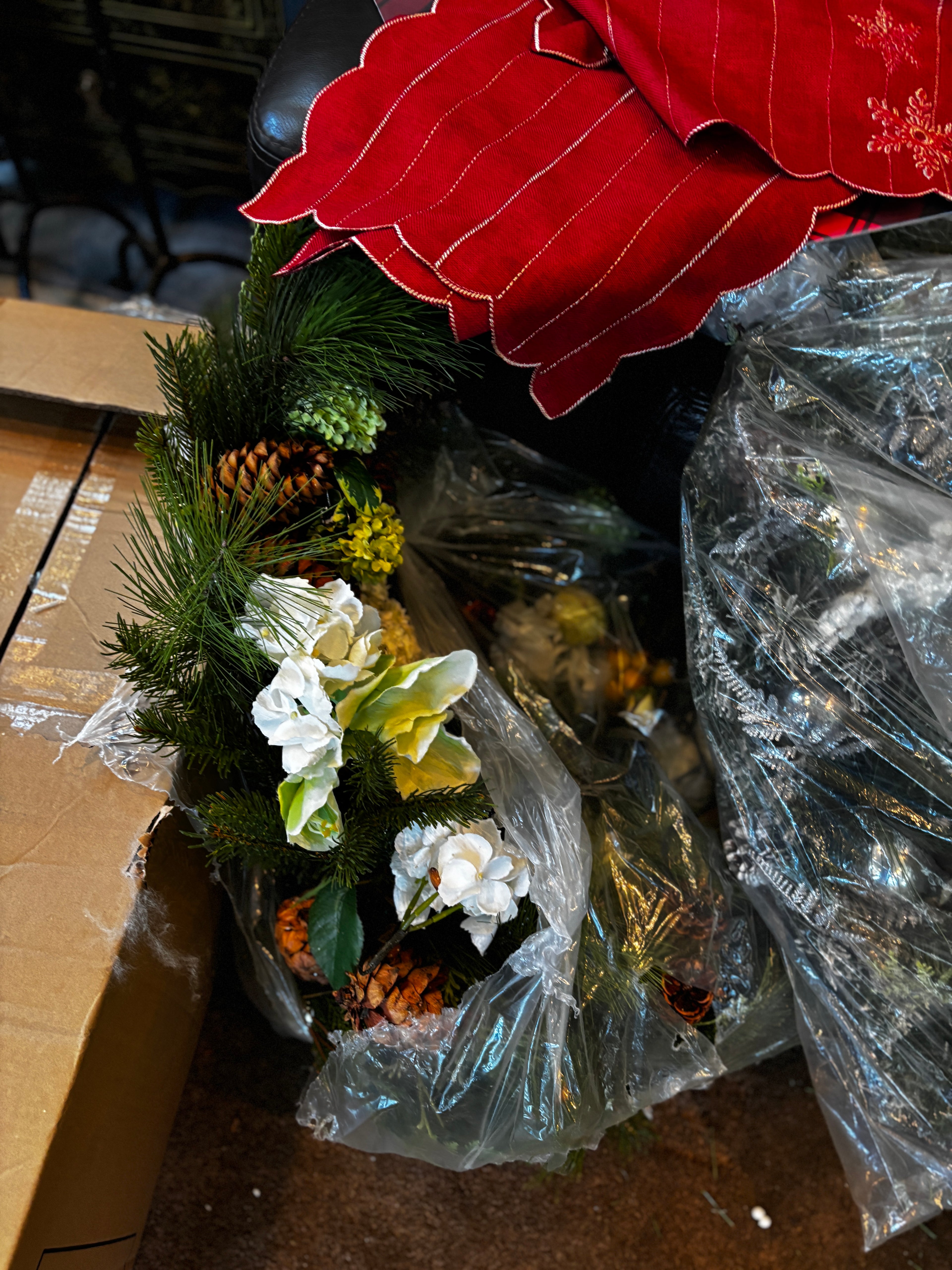 Ultimate Festive Holiday Décor Lot – Luxury Christmas Wreaths, Garland & Floral Arrangements