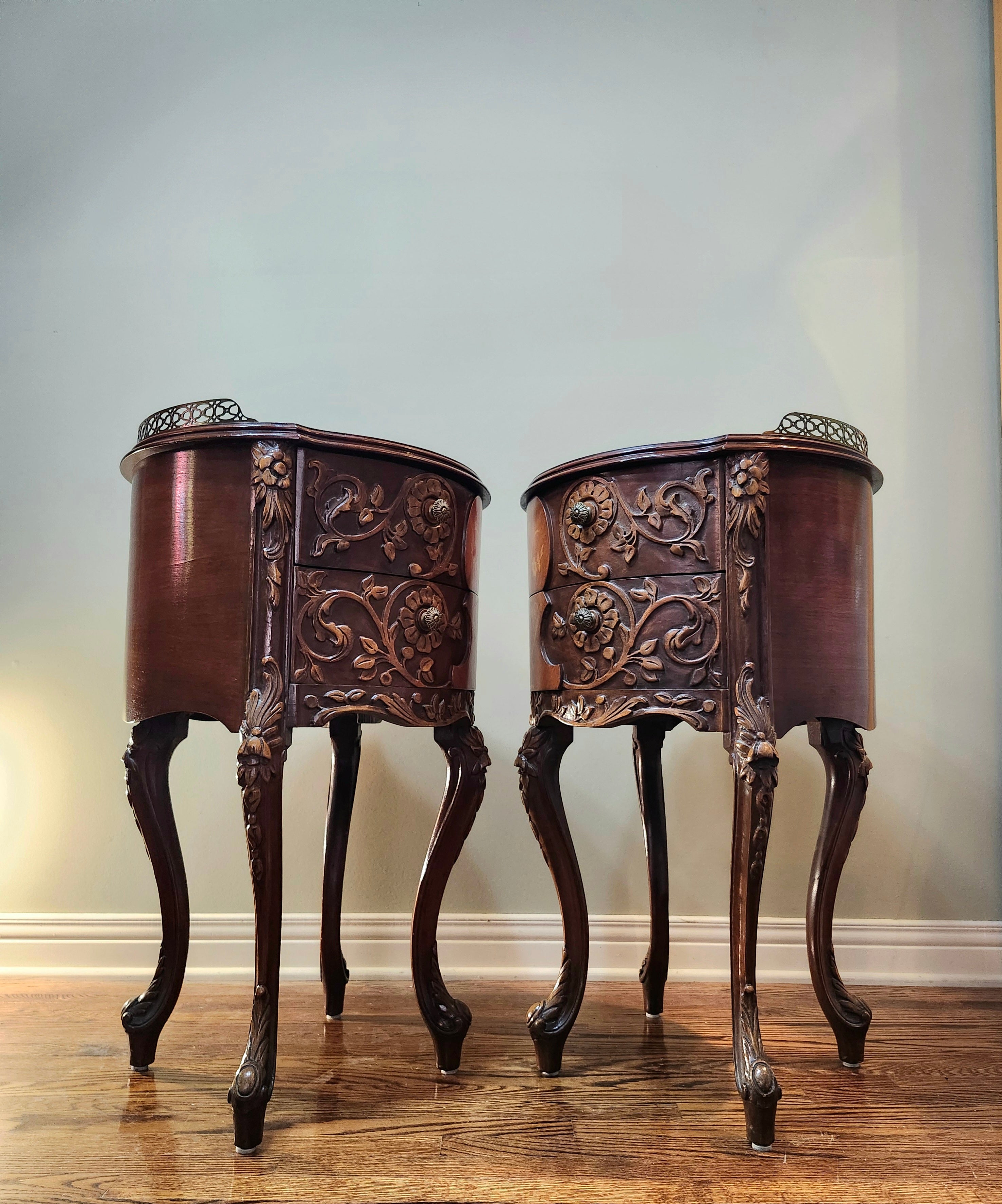 Antique Louis XIV French Provincial round drum nightstands