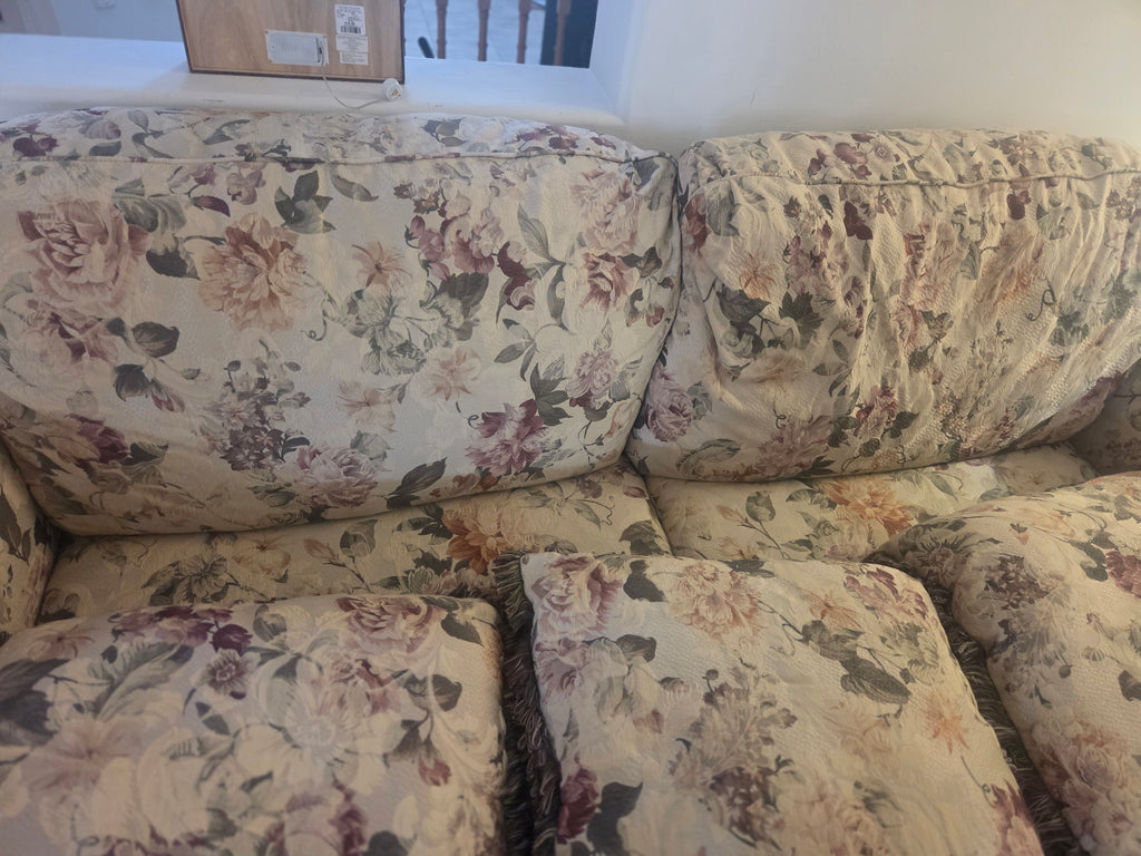 Stunning Vintage Grandmillennial Floral Tapestry Sofa Set (2-Piece)