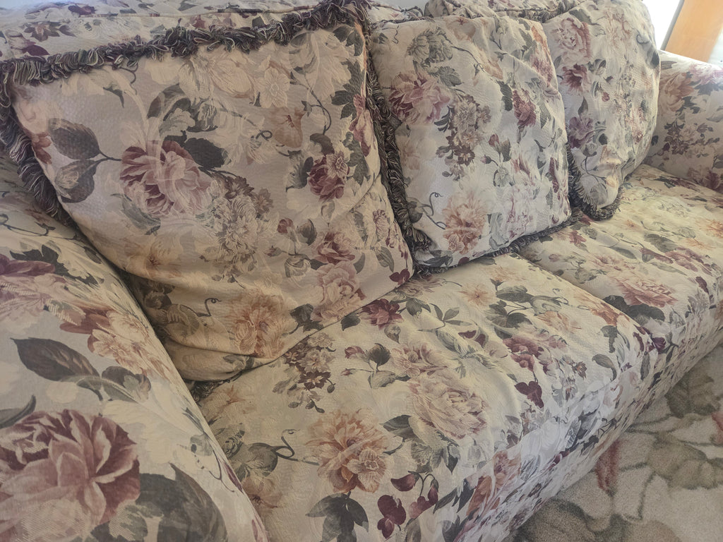 Stunning Vintage Grandmillennial Floral Tapestry Sofa Set (2-Piece)