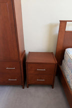 3-Piece Mahogany Bedroom Set – Dresser & 2 Night Tables